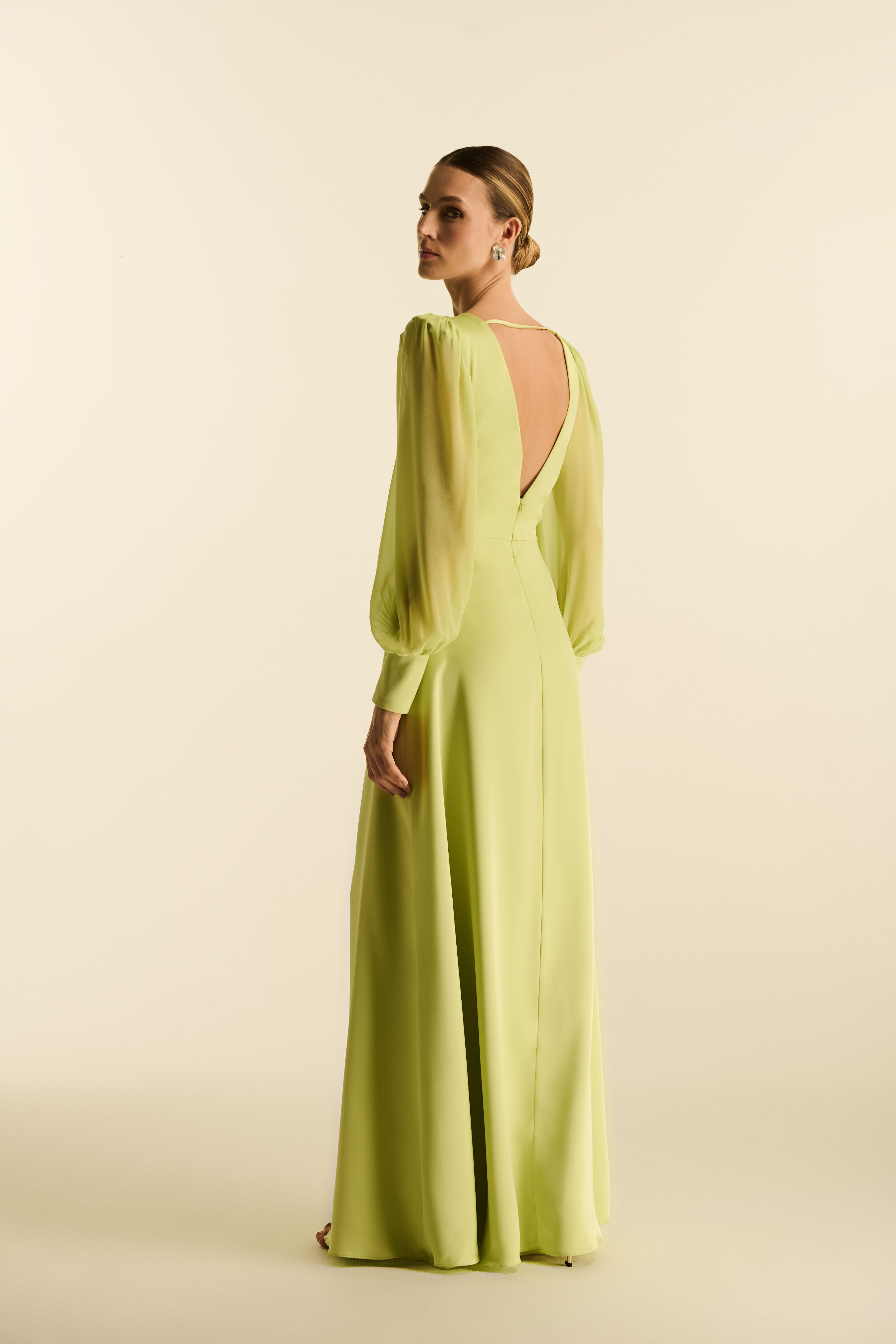 Vestido Longo com Mangas em Chiffon