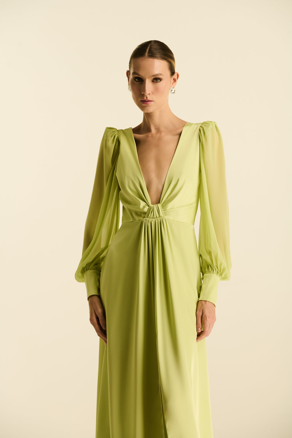 Vestido Longo com Mangas em Chiffon