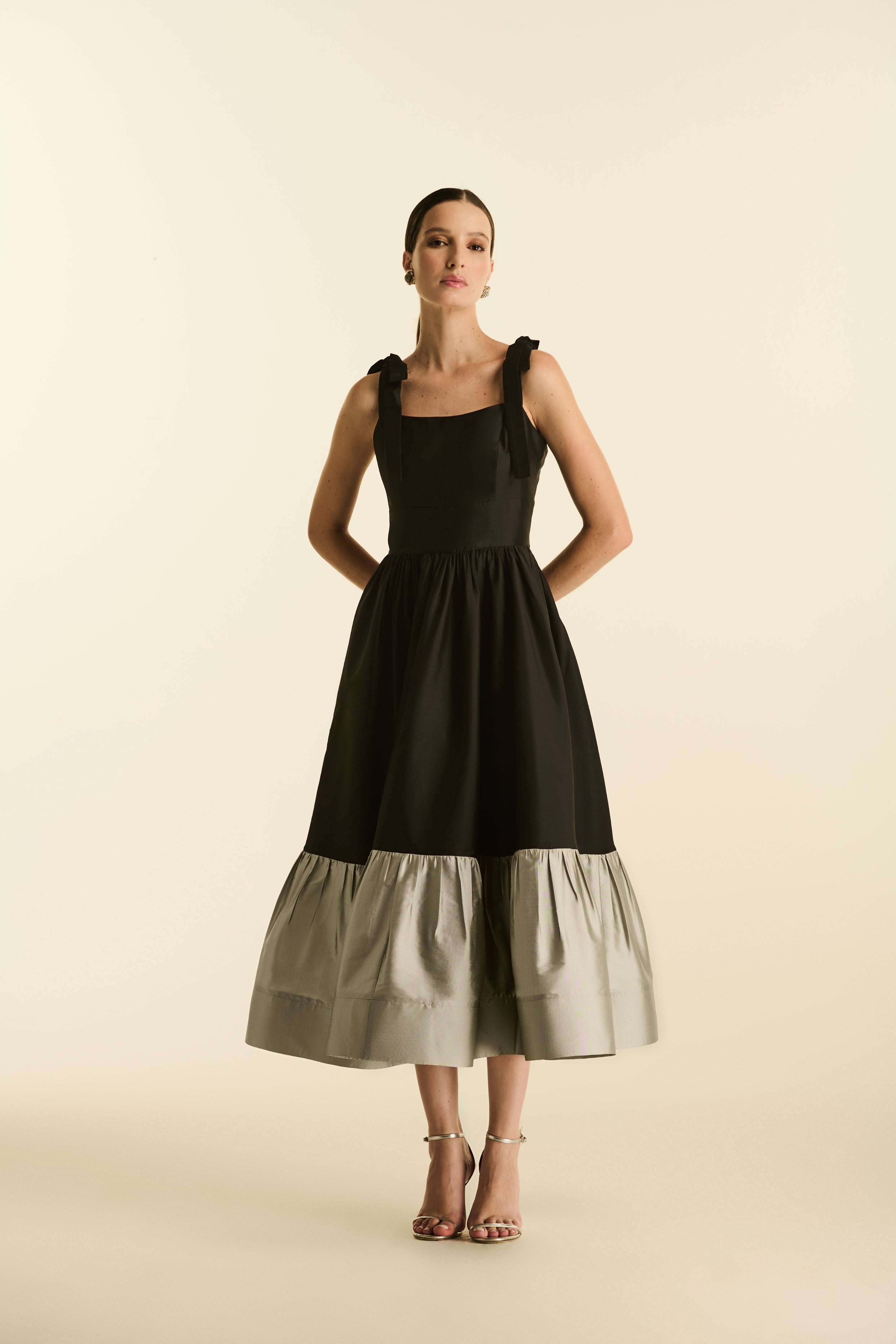 Vestido Midi Bicolor